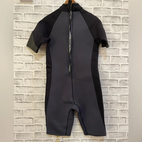 Adult sized shorty black/gray Hobie wetsuit Size large - Picture 2 of 4